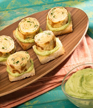 Tortilla Enrollada con Crema de Aguacate