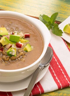 Sopa de Lentejas, Manzana y Aguacate