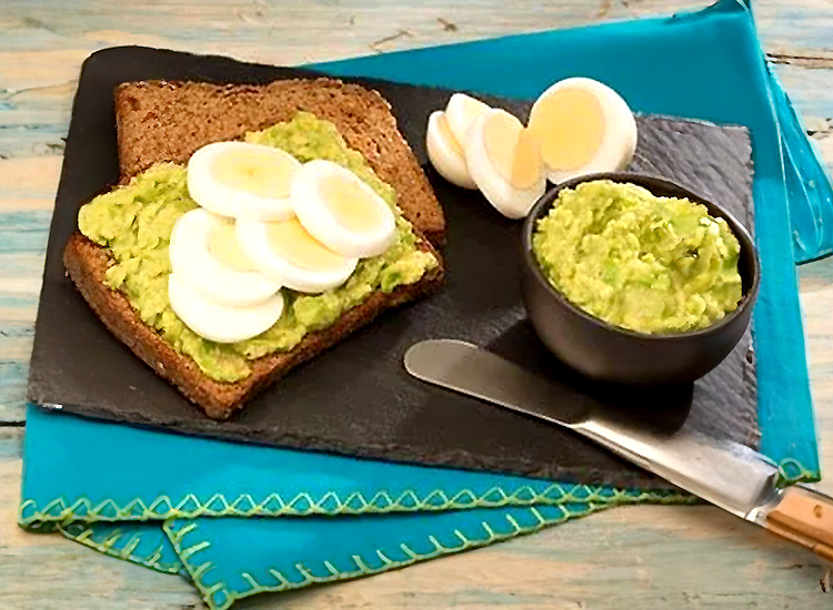 Best Avocado & Egg Toast Recipe