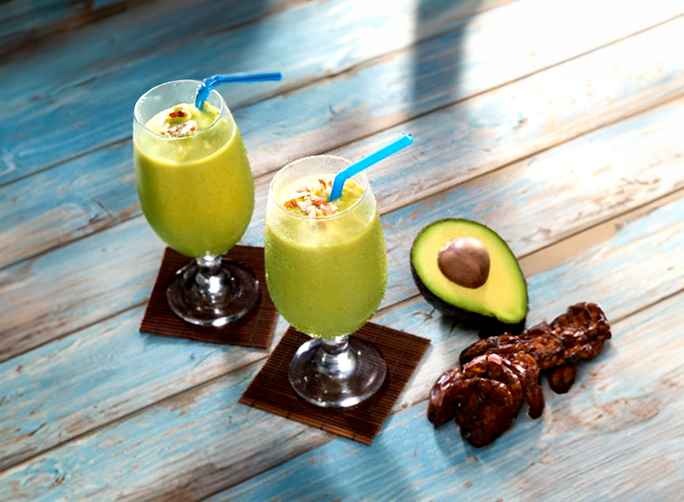 Avocado, Mango and Date Smoothie