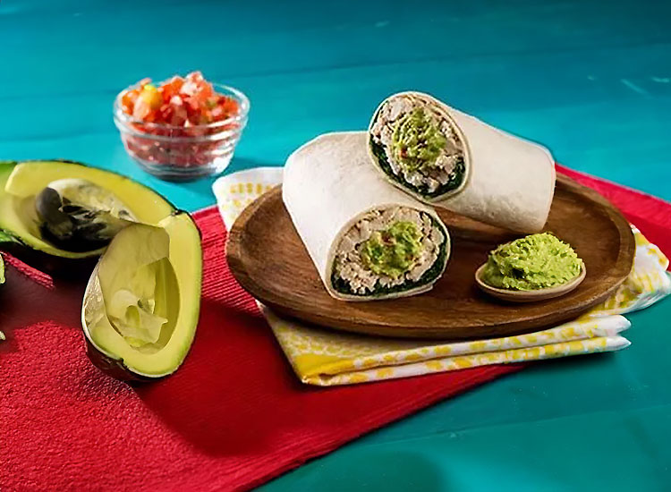 Wrap de Ensalada de Pollo y Aguacate