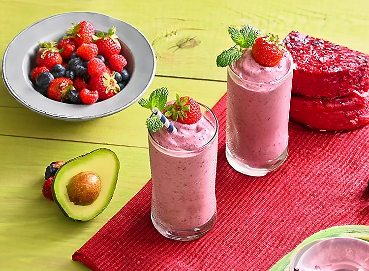Berry-Dreamin’ Avocado Smoothie