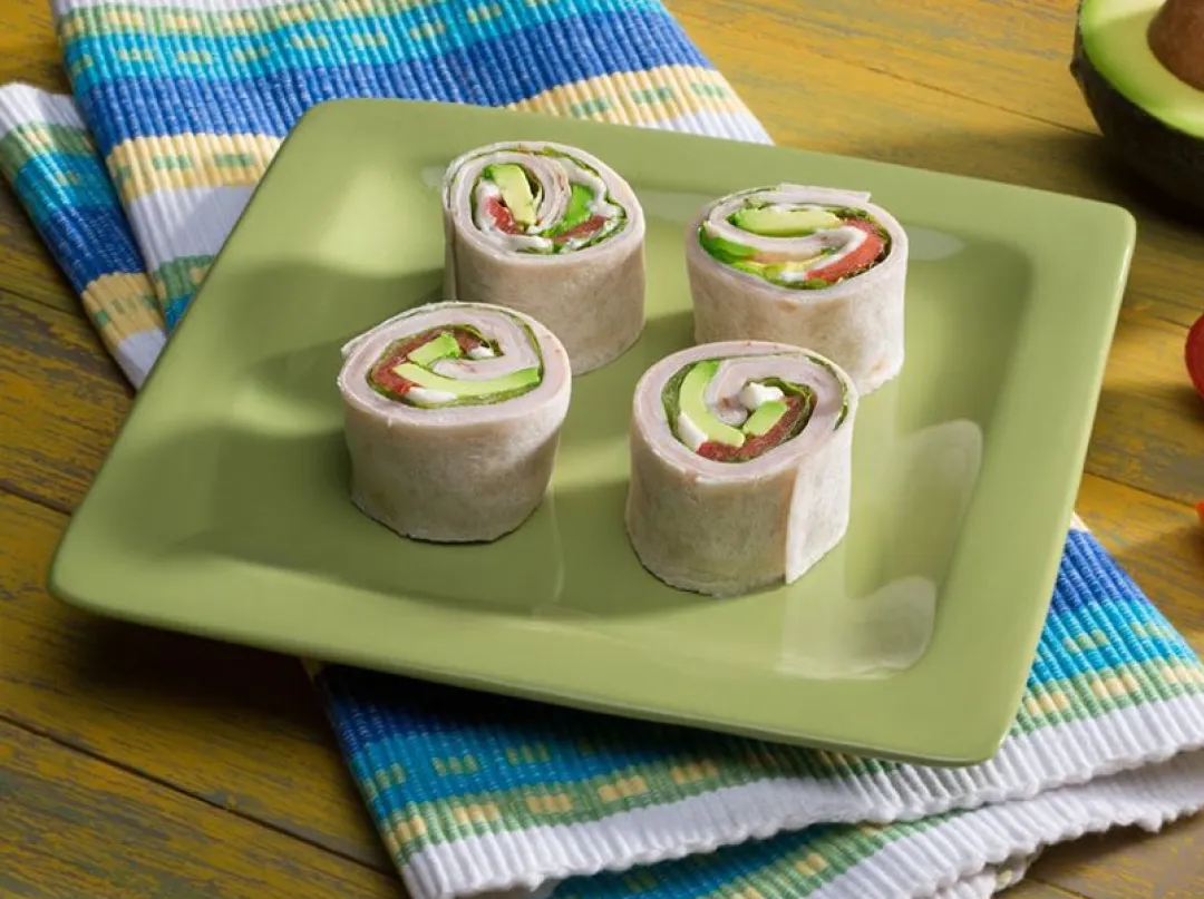 Rollitos de Aguacate y Pavo