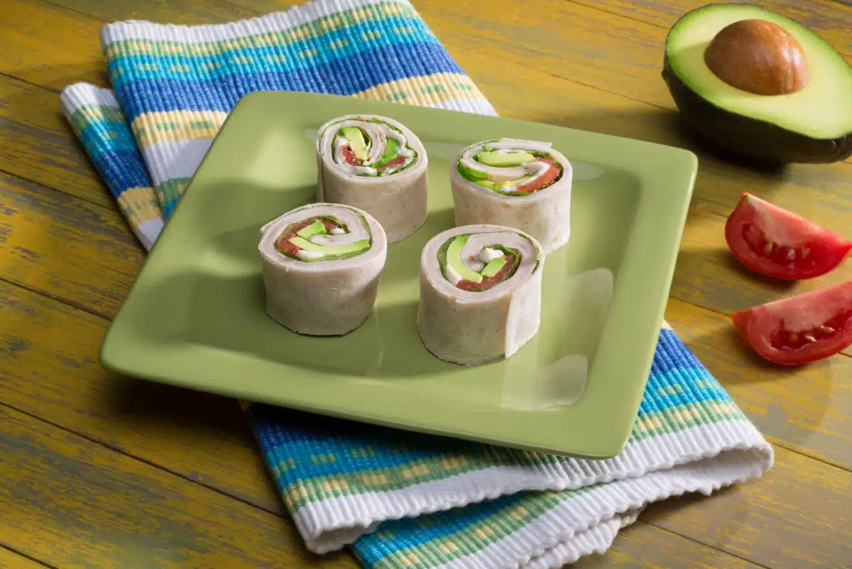 Rollitos de Aguacate y Pavo
